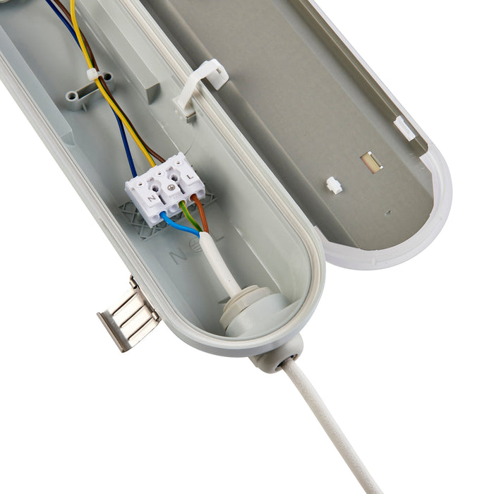 Saxby 103258 LED Anti-Corrosive batten 4000K 6FT High Lumen IP65 57W Frosted pc 57W LED module (SMD 2835) Cool White - westbasedirect.com