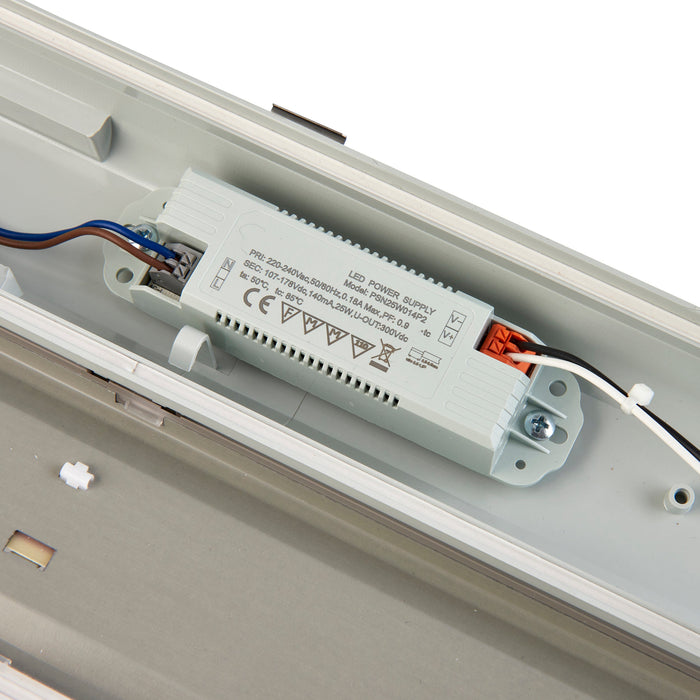 Saxby 103265 LED Anti-Corrosive batten 6500K 5FT IP65 24W Frosted pc 24W LED module (SMD 2835) Daylight White - westbasedirect.com