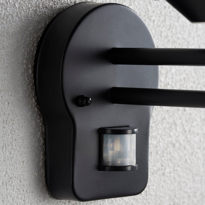 Saxby 49946 Inova PIR 1lt wall IP44 15W Matt black paint & clear pc 15W LED E27 (Required) - westbasedirect.com