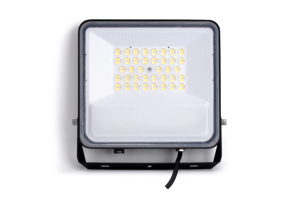 Integral ILFLF001 Precision Plus 2 Floodlight PC Lens 100W 16000Lm 3000K 90 Beam 160Lm/W IP65 IK08 Black - westbasedirect.com