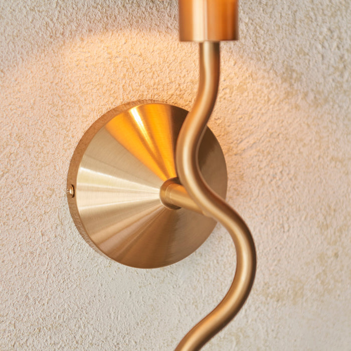 Endon 114227 Wriggle Wall Brushed aged brass plate & natural raffia 7W LED E14 (Required)