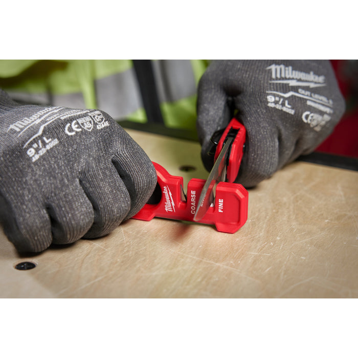 Milwaukee 4932478562 Compact Knife Sharpener