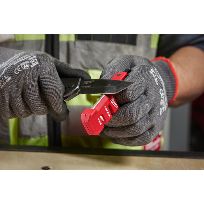 Milwaukee 4932478562 Compact Knife Sharpener