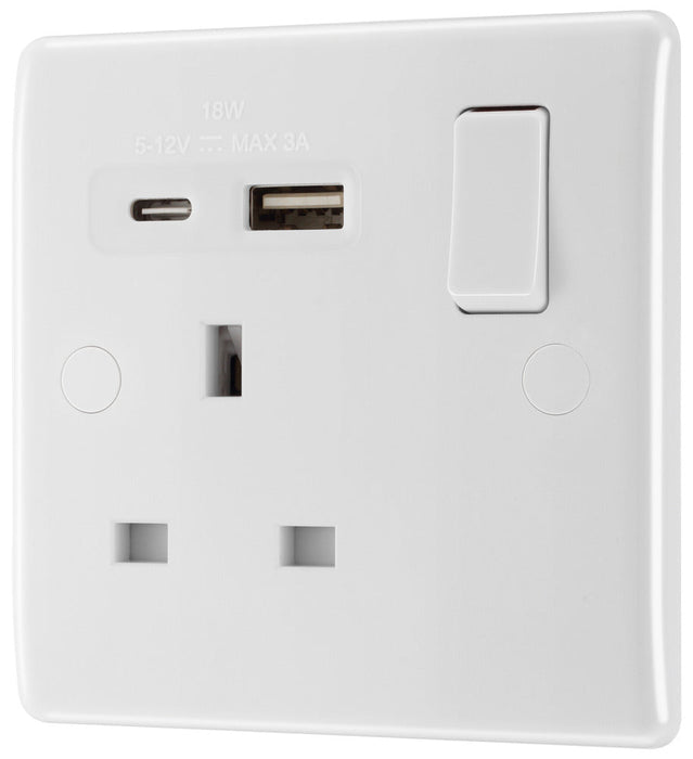 BG 821UAC18 White Round Edge 13A Single Switched Power Socket + USB A+C (18W)