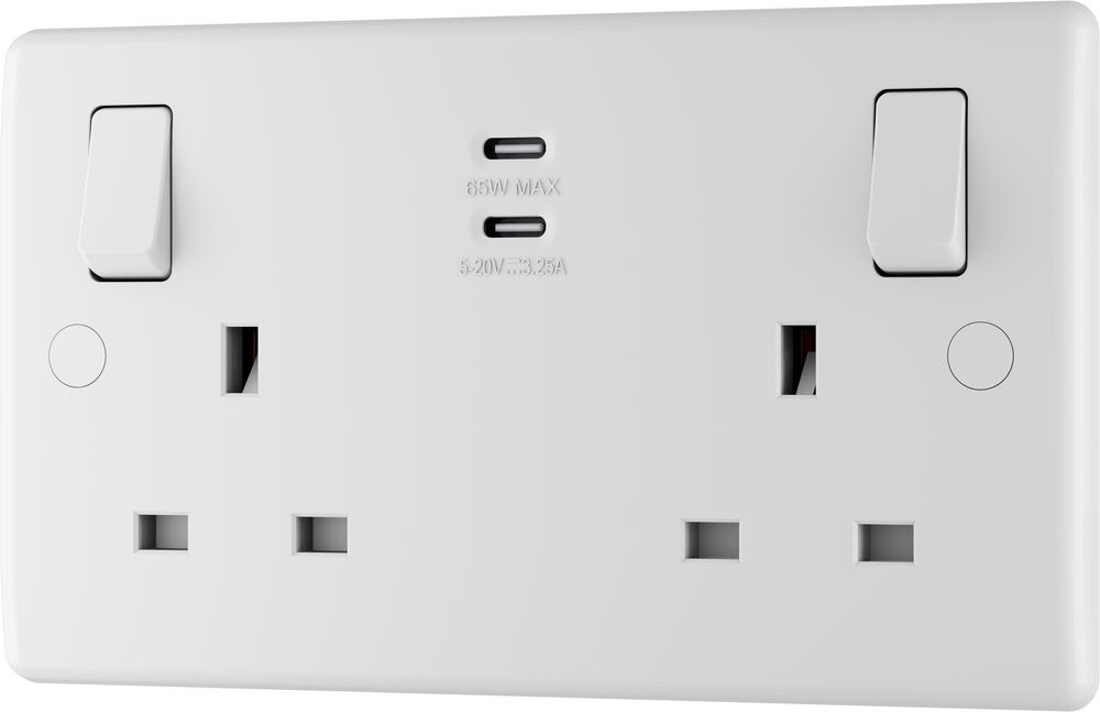 BG 822UCC65 White Round Edge 13A Double Switched Power Socket + 2xUSB-C (65W)