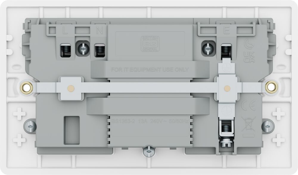 BG 822UCC65 White Round Edge 13A Double Switched Power Socket + 2xUSB-C (65W)