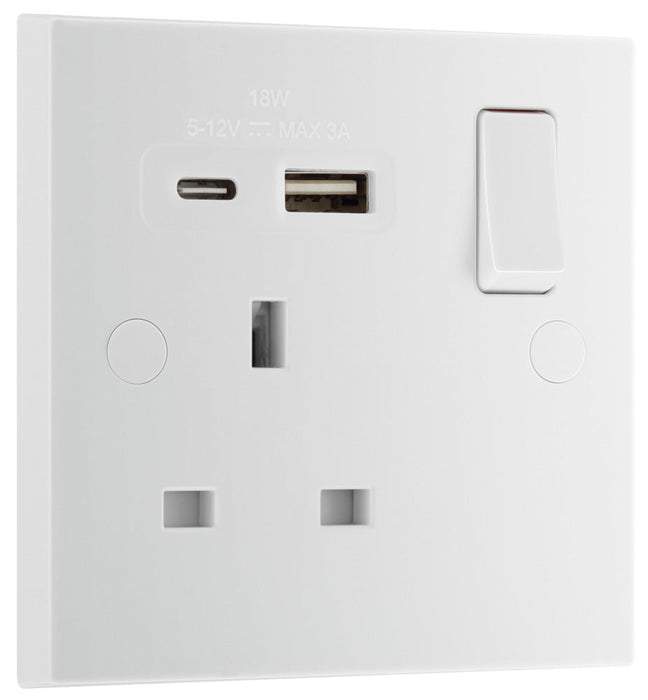 BG 921UAC18 White Square Edge 13A Single Switched Power Socket + USB A+C (18W)