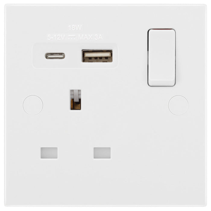 BG 921UAC18 White Square Edge 13A Single Switched Power Socket + USB A+C (18W)