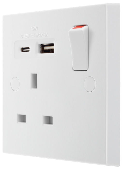 BG 921UAC18 White Square Edge 13A Single Switched Power Socket + USB A+C (18W)