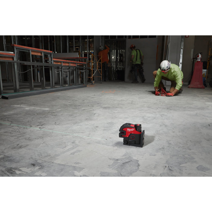 Milwaukee M12CLL4P-301C 12V Cross Line Laser with 4 Points, 1x 3.0Ah Battery, Charger & Case