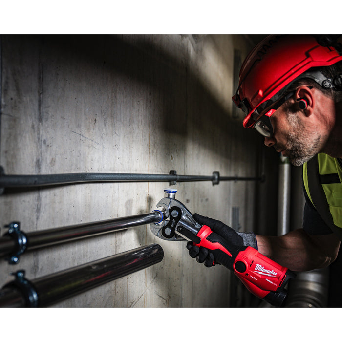 Milwaukee M12ONEHPT-202C U-Set 12V ONE-KEY FORCE LOGIC Hydraulic Press Tool, 2x 2.0Ah Batteries, Charger & Case