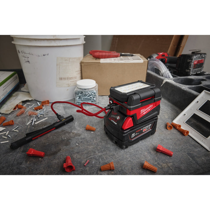 Milwaukee M18ALIS-0+M18B5 Kit - 18V Service Area Light + M18B5 5.0Ah Li-ion Battery