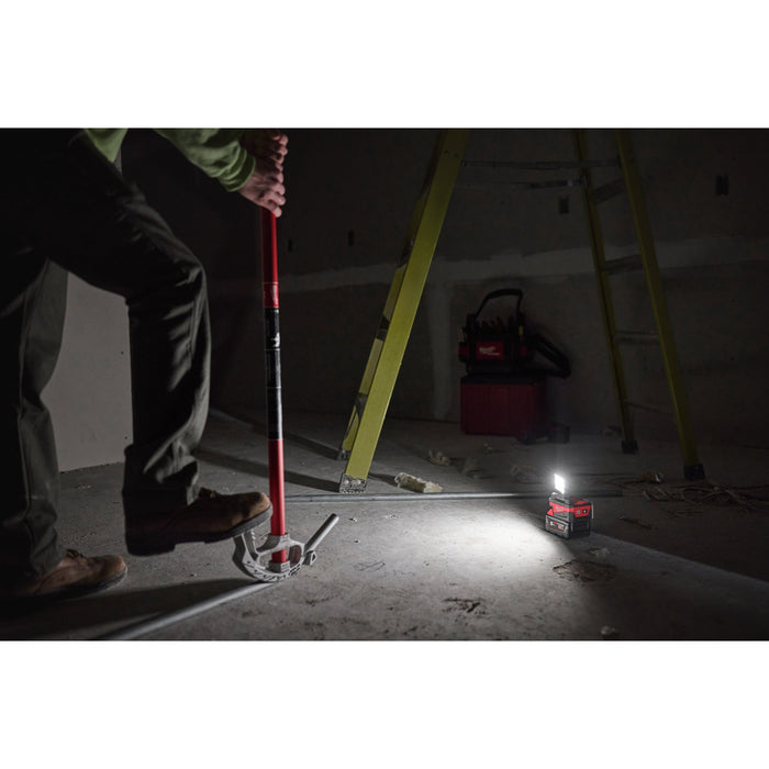 Milwaukee M18ALIS-0+M18B4 Kit - 18V Service Area Light + M18B4 4.0Ah Li-ion Battery