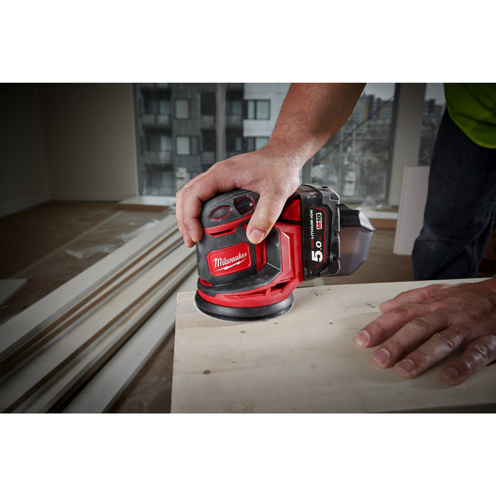 Milwaukee M18BOS125-0+M18B5 Kit - 18V Cordless 125mm Random Orbit Sander + M18B5 5.0Ah Li-ion Battery