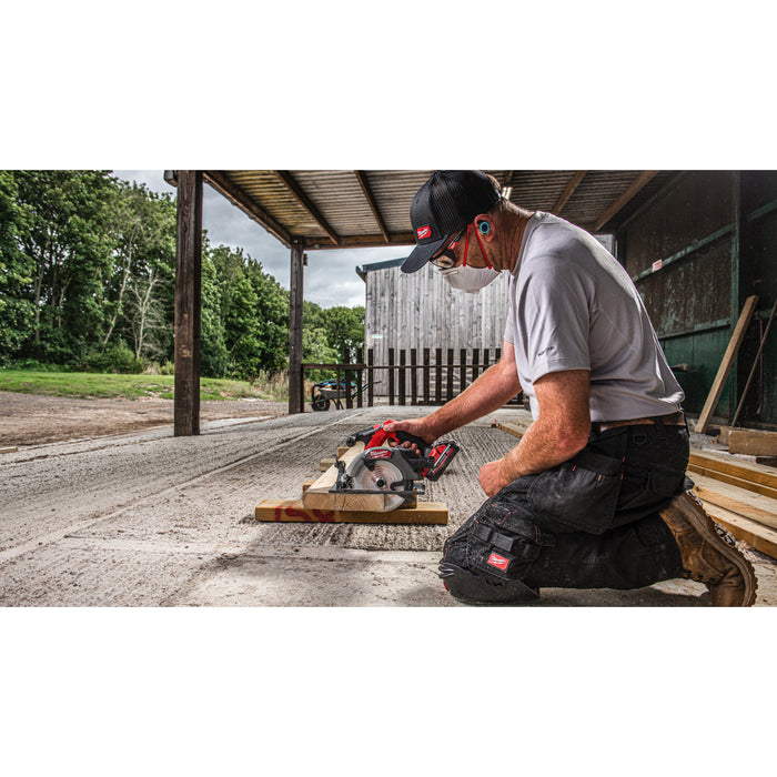Milwaukee M18FCS552-0+M18B5 Kit - 18V FUEL Cordless 55mm Circular Saw + M18B5 5.0Ah Li-ion Battery