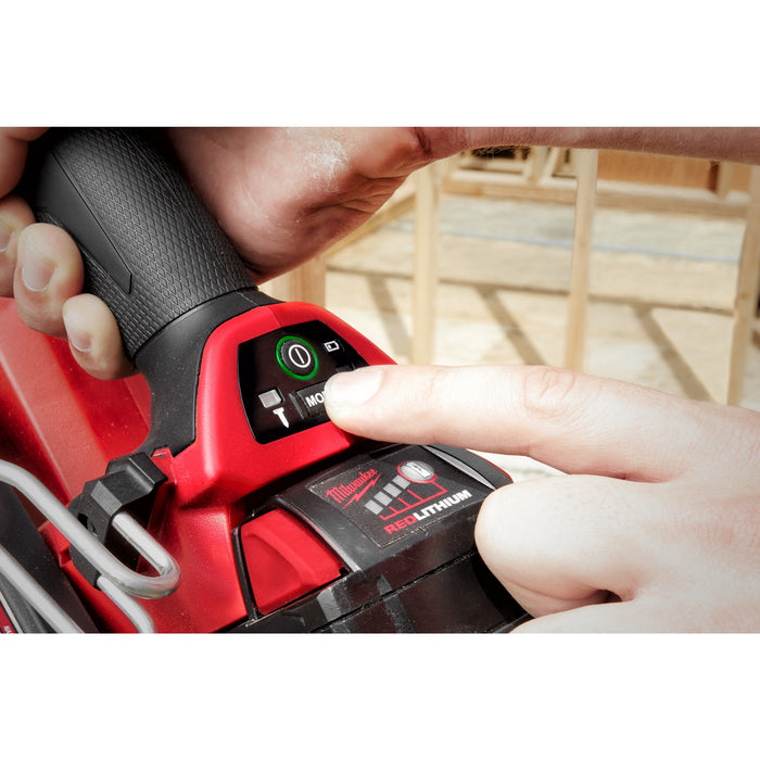 Milwaukee M18FFN21-0C+M18B4 Kit - 18V FUEL Brushless 21 Degree Framing Nailer + M18B4 4.0Ah Li-ion Battery & Case