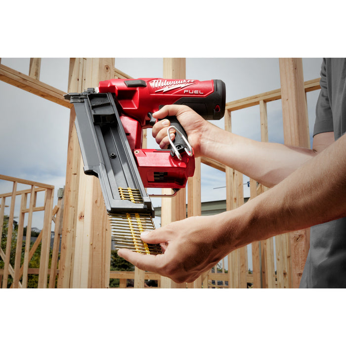 Milwaukee M18FFN21-0C+M18B4 Kit - 18V FUEL Brushless 21 Degree Framing Nailer + M18B4 4.0Ah Li-ion Battery & Case