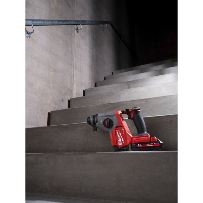 Milwaukee M18FHAC16-0+M18B4 Kit - 18V FUEL Brushless 16mm Compact SDS+ Rotary Hammer Drill + M18B4 4.0Ah Li-ion Battery