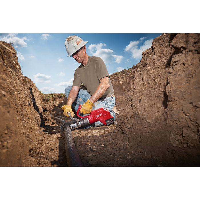 Milwaukee M18HCC75R-502C 18V FORCE LOGIC Hydraulic Remote Underground Cable Cutter, 2x 5.0Ah Batteries, Charger & Case