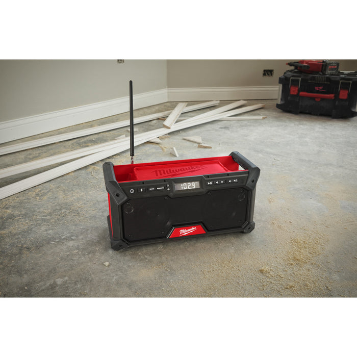 Milwaukee M18RADDAB+G2-0+M18B4 Kit - Jobsite Radio with DAB+ + M18B4 4.0Ah Li-ion Battery