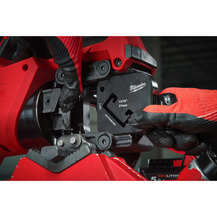 Milwaukee M18STSO-0B+M18B4 Kit - 18V FORCE LOGIC Strut Shear with Tool Bag + M18B4 4.0Ah Li-ion Battery