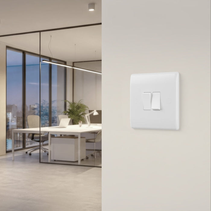 BG GridLite M82 White Moulded 2G Grid Front Plate