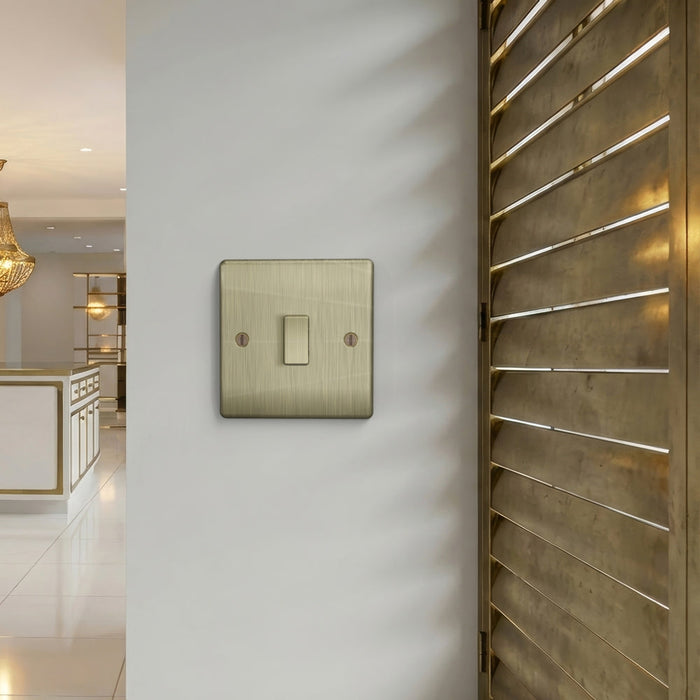 BG GridLite MAB142C 20A SP 2-Way Retractive (Centre Off) Switch Module - Antique Brass
