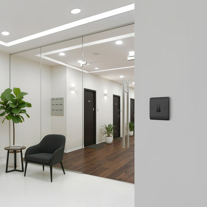 BG GridLite MFB142 20A 2-Way Retractive Switch Module - Matt Black